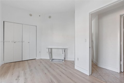 Copropriété à louer à Miami, Floride: 2 chambres, 88.07 m2 № 2042728 - photo 4