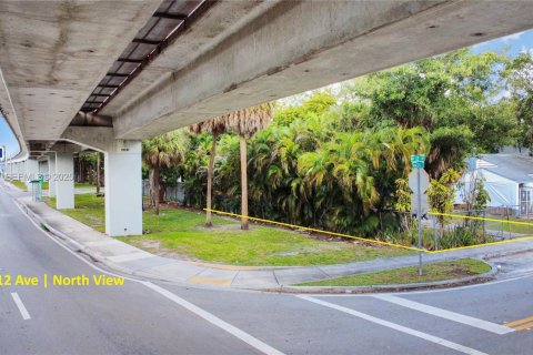 Propiedad comercial en venta en Miami, Florida № 2054700 - foto 9