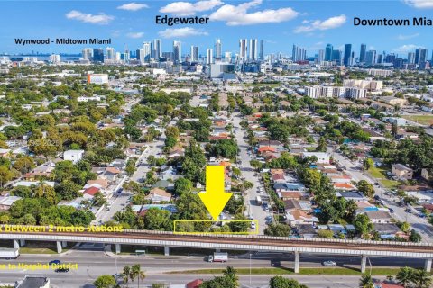 Propiedad comercial en Miami, Florida № 2054700