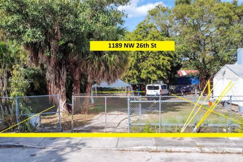 Propiedad comercial en venta en Miami, Florida № 2054700 - foto 6