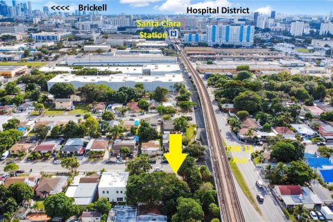 Propiedad comercial en venta en Miami, Florida № 2054700 - foto 8