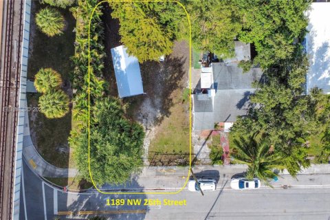 Propiedad comercial en venta en Miami, Florida № 2054700 - foto 3