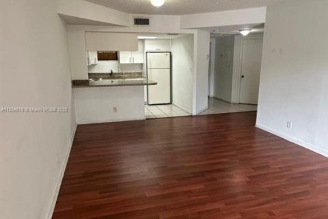 Condo in Doral, Florida, 1 bedroom  № 1816457 - photo 6