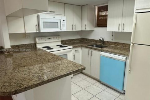 Condo in Doral, Florida, 1 bedroom  № 1816457 - photo 7