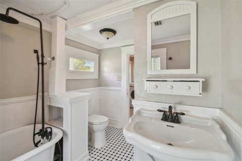 Casa en venta en Zephyrhills, Florida, 3 dormitorios, 234.11 m2 № 1908593 - foto 27