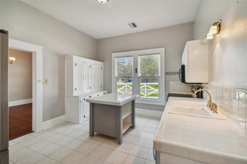 Casa en venta en Zephyrhills, Florida, 3 dormitorios, 234.11 m2 № 1908593 - foto 18