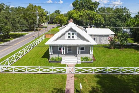 Casa en venta en Zephyrhills, Florida, 3 dormitorios, 234.11 m2 № 1908593 - foto 1