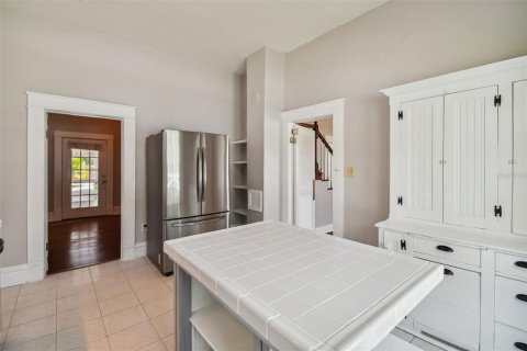 Casa en venta en Zephyrhills, Florida, 3 dormitorios, 234.11 m2 № 1908593 - foto 19