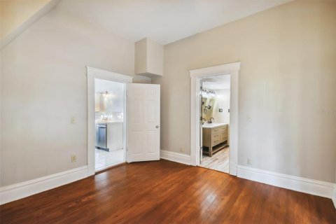 Casa en venta en Zephyrhills, Florida, 3 dormitorios, 234.11 m2 № 1908593 - foto 21