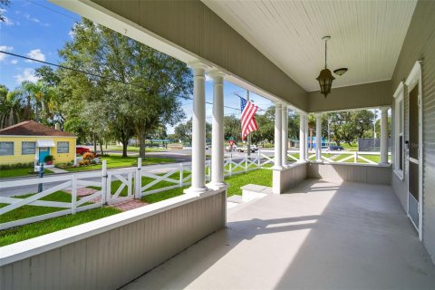 Casa en venta en Zephyrhills, Florida, 3 dormitorios, 234.11 m2 № 1908593 - foto 12