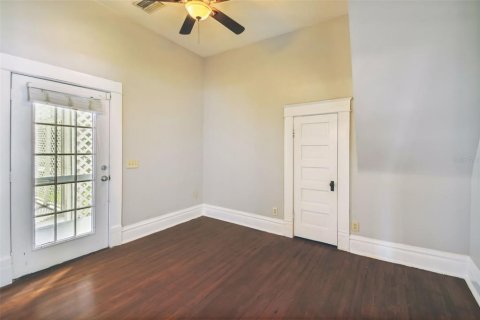 Casa en venta en Zephyrhills, Florida, 3 dormitorios, 234.11 m2 № 1908593 - foto 24