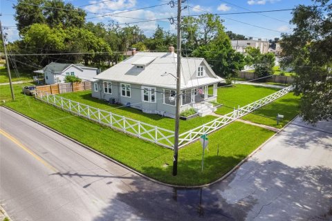 Casa en venta en Zephyrhills, Florida, 3 dormitorios, 234.11 m2 № 1908593 - foto 4