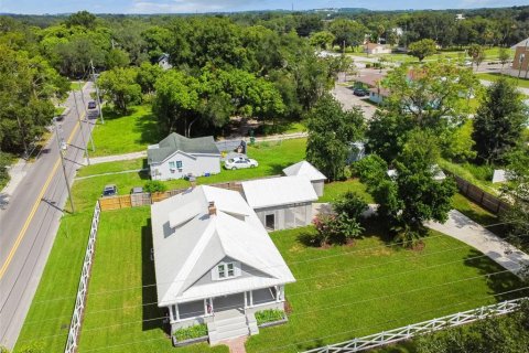 Casa en venta en Zephyrhills, Florida, 3 dormitorios, 234.11 m2 № 1908593 - foto 8
