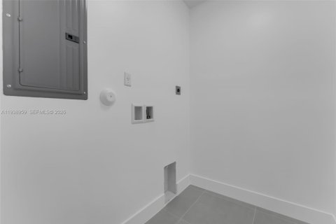 Immobilier commercial à vendre à Miami, Floride № 2001895 - photo 19