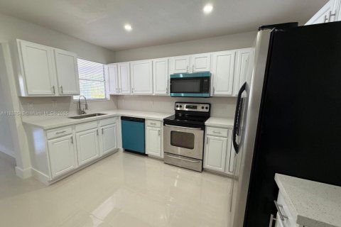 Villa ou maison à louer à Riviera Beach, Floride: 3 chambres, 99.31 m2 № 2040191 - photo 13