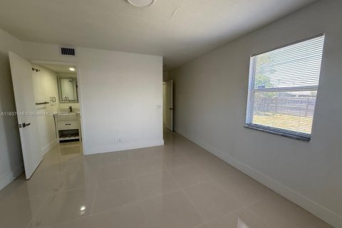 Villa ou maison à louer à Riviera Beach, Floride: 3 chambres, 99.31 m2 № 2040191 - photo 15