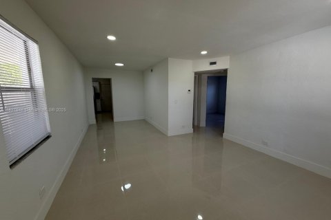 Villa ou maison à louer à Riviera Beach, Floride: 3 chambres, 99.31 m2 № 2040191 - photo 3