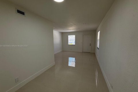 Villa ou maison à louer à Riviera Beach, Floride: 3 chambres, 99.31 m2 № 2040191 - photo 5