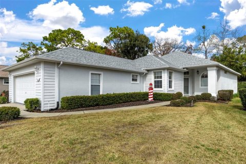 House in Homosassa, Florida 3 bedrooms, 176.61 sq.m. № 2105262