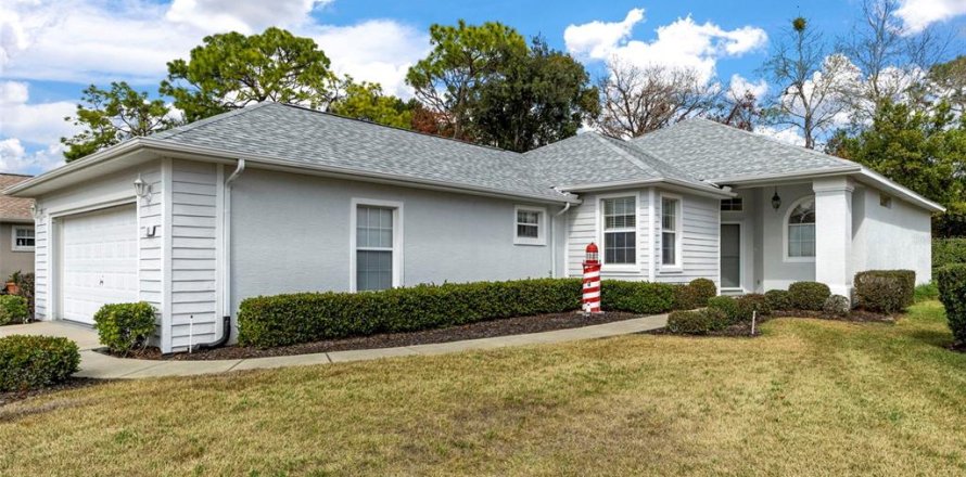 House in Homosassa, Florida 3 bedrooms, 176.61 sq.m. № 2105262