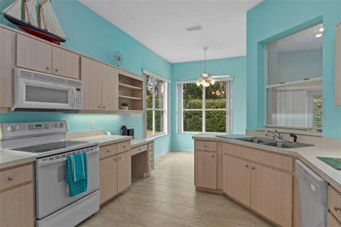 House in Homosassa, Florida 3 bedrooms, 176.61 sq.m. № 2105262 - photo 13