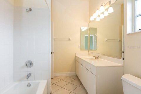 Villa ou maison à louer à Cape Coral, Floride: 3 chambres, 201.78 m2 № 1918009 - photo 13