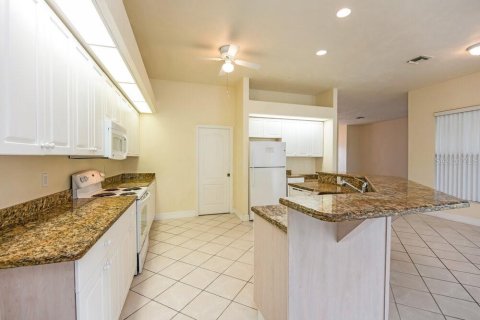 Villa ou maison à louer à Cape Coral, Floride: 3 chambres, 201.78 m2 № 1918009 - photo 5