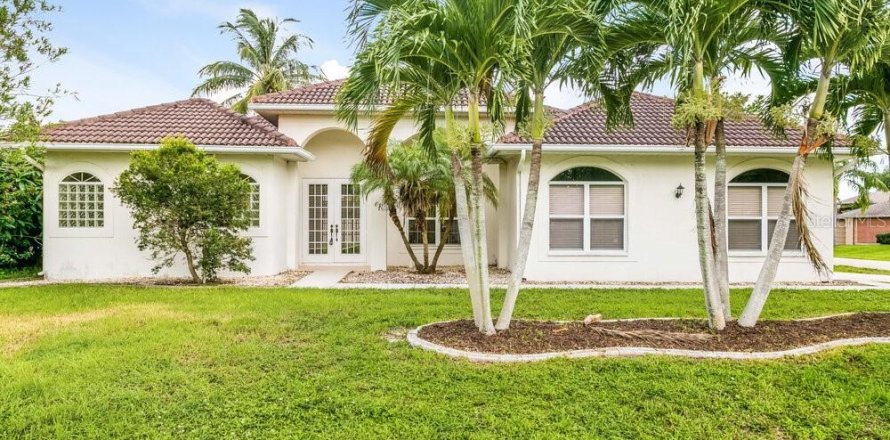 Villa ou maison à Cape Coral, Floride 3 chambres, 201.78 m2 № 1918009