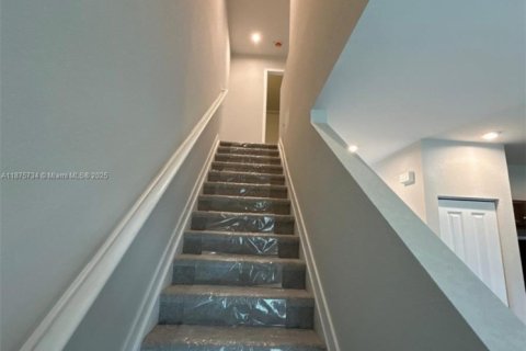 Casa en alquiler en Florida City, Florida, 3 dormitorios № 1926871 - foto 3