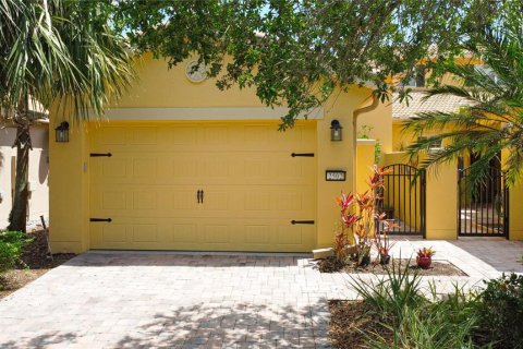 Townhouse in Poinciana, Florida 2 bedrooms, 142.98 sq.m. № 1733621 - photo 1