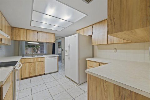 Купить виллу или дом в Спринг-Хилл, Флорида 6 комнат, 130.99м2, № 1899884 - фото 10