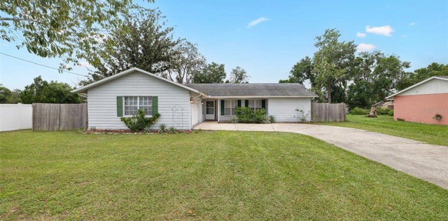 Villa ou maison à Spring Hill, Floride 2 chambres, 130.99 m2 № 1899884