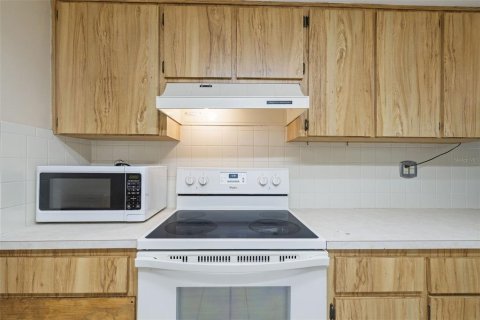 Купить виллу или дом в Спринг-Хилл, Флорида 6 комнат, 130.99м2, № 1899884 - фото 12