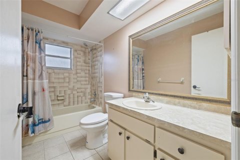 Купить виллу или дом в Спринг-Хилл, Флорида 6 комнат, 130.99м2, № 1899884 - фото 25