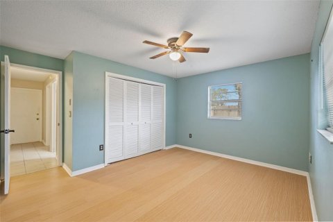 Купить виллу или дом в Спринг-Хилл, Флорида 6 комнат, 130.99м2, № 1899884 - фото 23