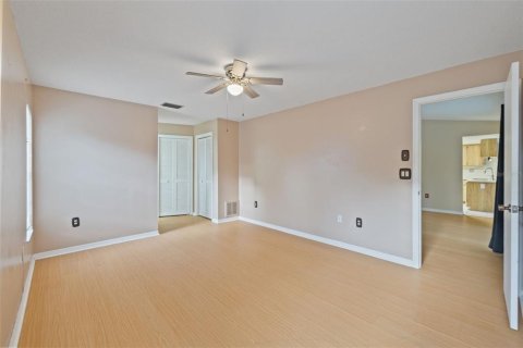 Купить виллу или дом в Спринг-Хилл, Флорида 6 комнат, 130.99м2, № 1899884 - фото 19