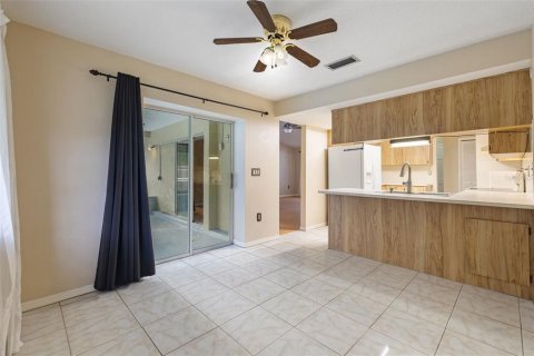 Купить виллу или дом в Спринг-Хилл, Флорида 6 комнат, 130.99м2, № 1899884 - фото 15