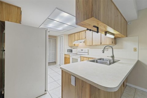 Купить виллу или дом в Спринг-Хилл, Флорида 6 комнат, 130.99м2, № 1899884 - фото 13