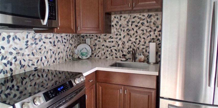 Condo in Margate, Florida, 1 bedroom № 1892098