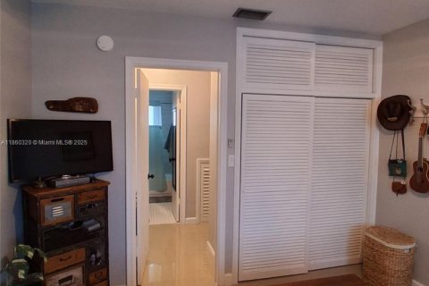 Condo in Margate, Florida, 1 bedroom  № 1892098 - photo 7