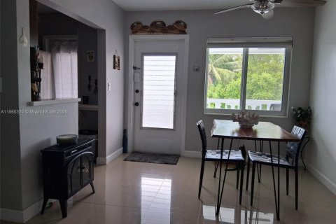 Condo in Margate, Florida, 1 bedroom  № 1892098 - photo 2