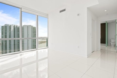 Купить кондоминиум в Майами, Флорида 3 спальни, 204.76м2, № 2050778 - фото 24