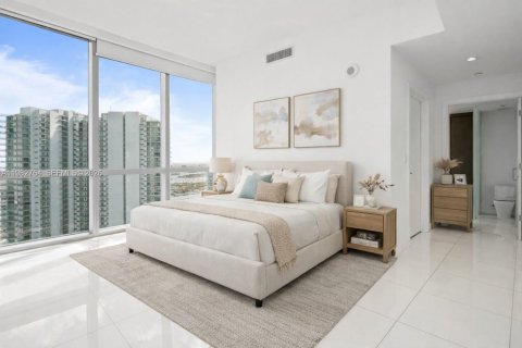 Condo à Miami, Floride, 3 chambres  № 2050778