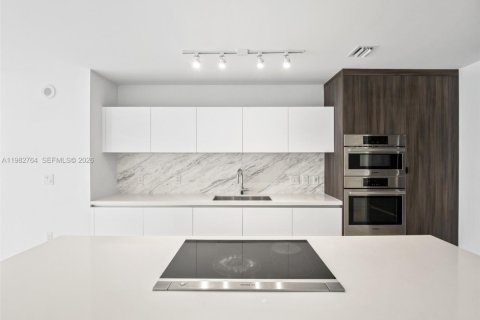 Купить кондоминиум в Майами, Флорида 3 спальни, 204.76м2, № 2050778 - фото 19