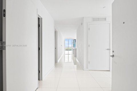 Купить кондоминиум в Майами, Флорида 3 спальни, 204.76м2, № 2050778 - фото 13