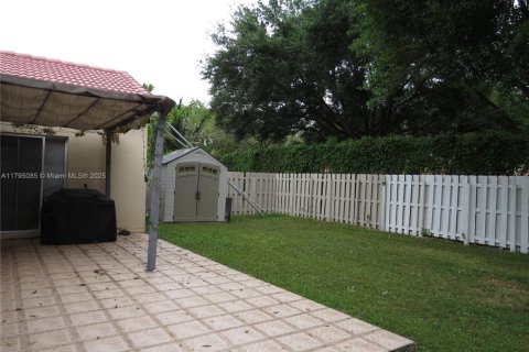 House in Miramar, Florida 4 bedrooms, 201.88 sq.m. № 1865722 - photo 11