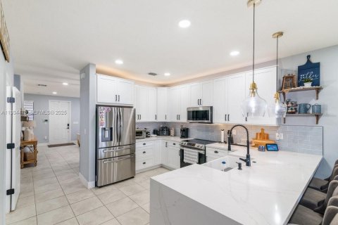 House in Homestead, Florida 3 bedrooms, 231.98 sq.m. № 1994111 - photo 5