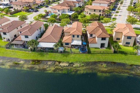 House in Homestead, Florida 3 bedrooms, 231.98 sq.m. № 1994111 - photo 15