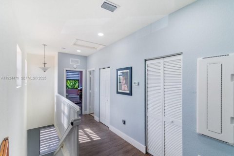 House in Homestead, Florida 3 bedrooms, 231.98 sq.m. № 1994111 - photo 16