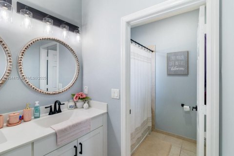 House in Homestead, Florida 3 bedrooms, 231.98 sq.m. № 1994111 - photo 27